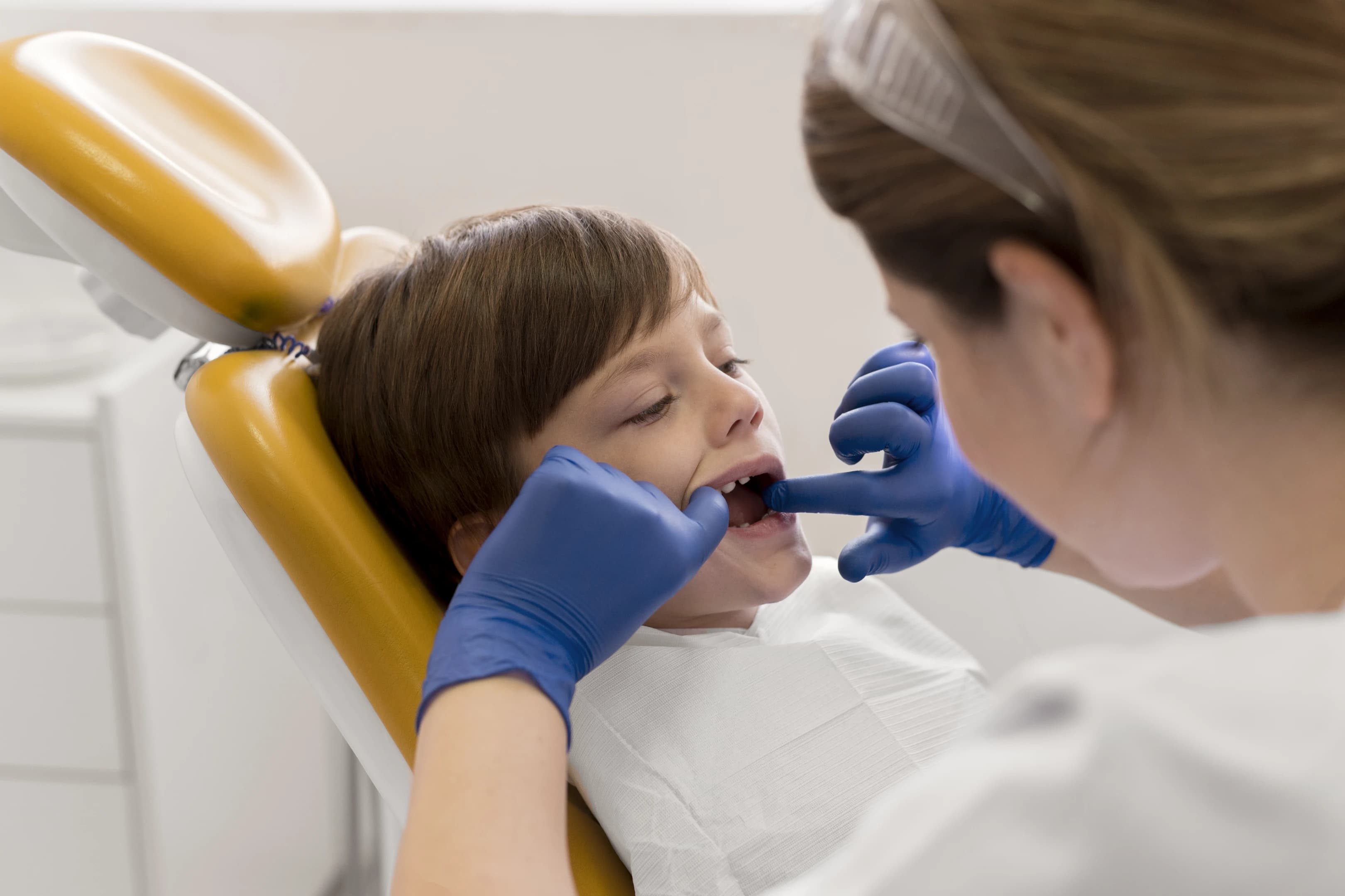 Исправление прикуса у детей: когда нужно начинать лечение?